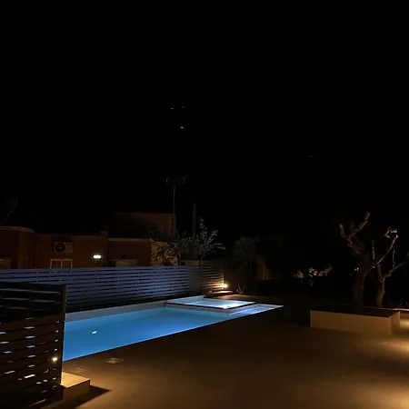 Dream's House - With Pool & Stunning Views 別荘 ダラトソ
