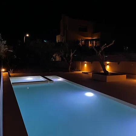 別荘 Dream's House - With Pool & Stunning Views ダラトソ