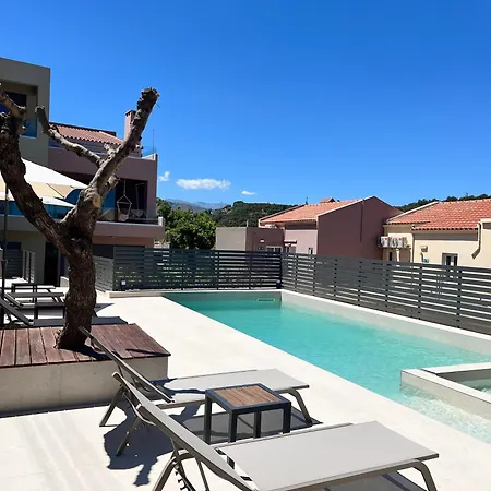 Dream's House - With Pool & Stunning Views ダラトソ